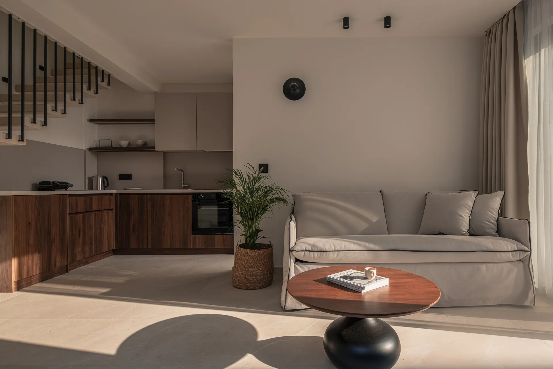 Tiara Holidays - Vista Luxury Suites - Duplex Suite Private Pool - living room